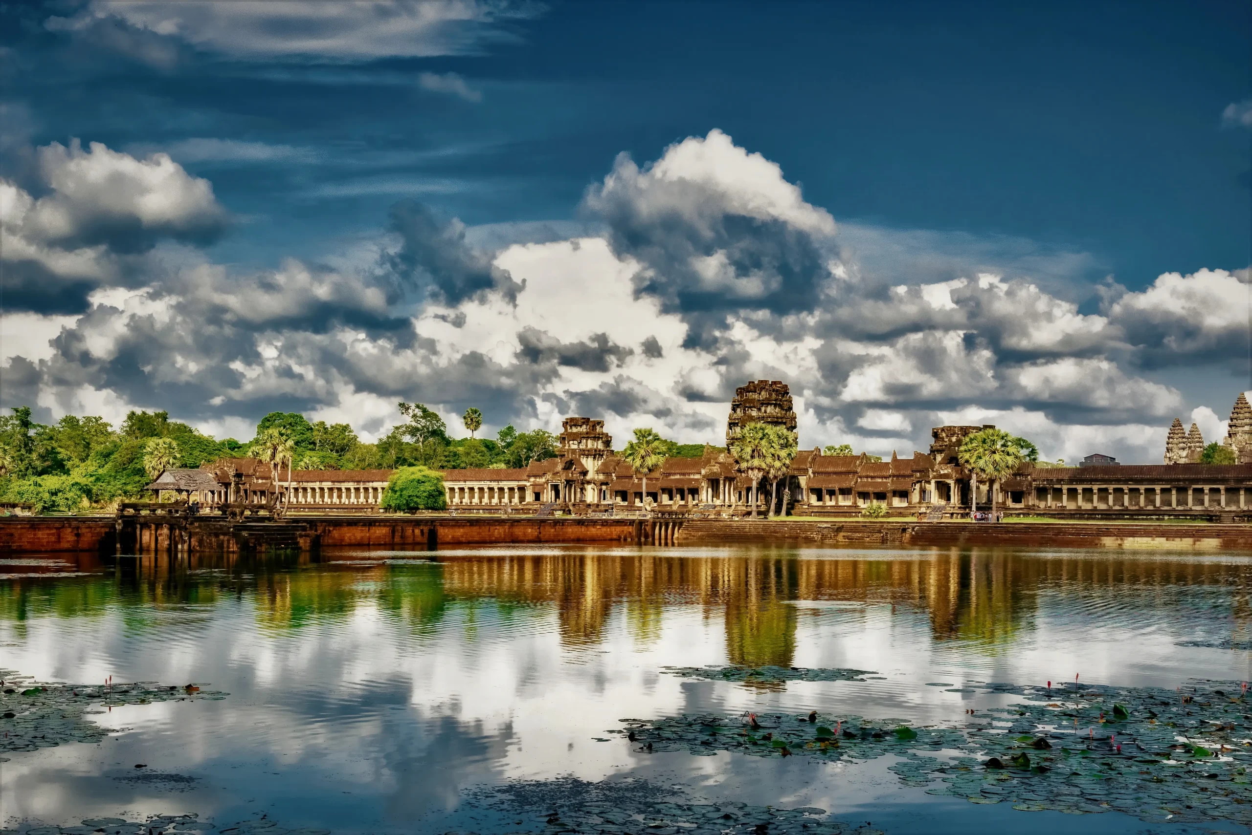 reflection-clouds-lake-angkor-wat-temple-cambodia